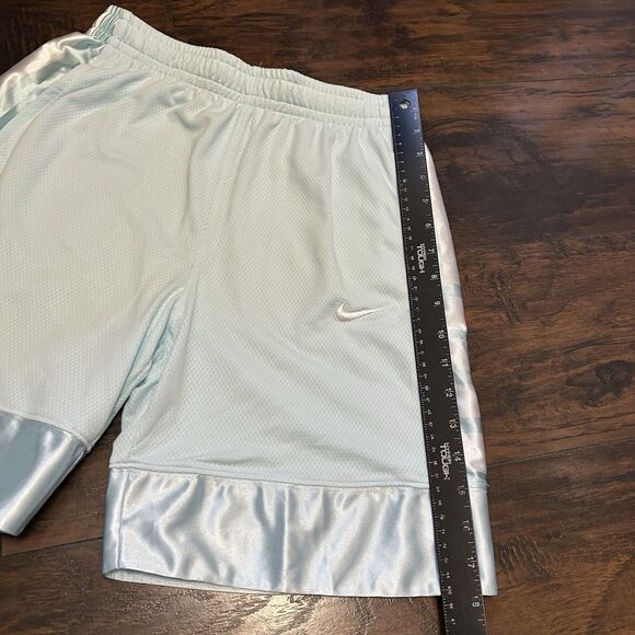 NWT Nike Kids Boys Dri-Fit Elite Basketball Shorts Game Light Blue Size Large - Picture 2 of 7